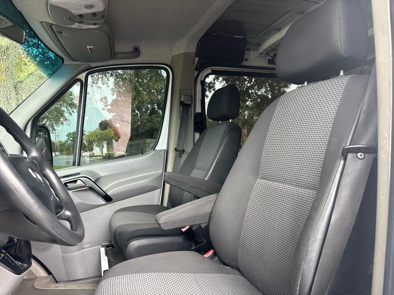 Mercedes-Benz Sprinter 2500 High Roof 144-in. WB 2013