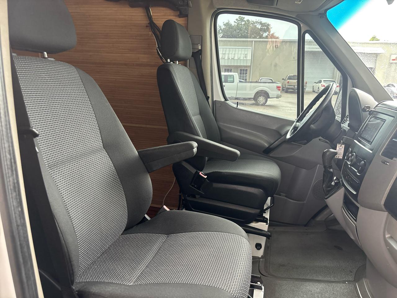 Mercedes-Benz Sprinter 2500 High Roof 144-in. WB 2013
