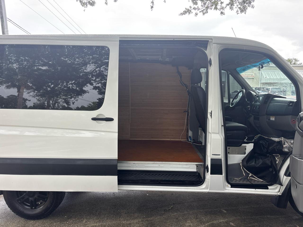 Mercedes-Benz Sprinter 2500 High Roof 144-in. WB 2013