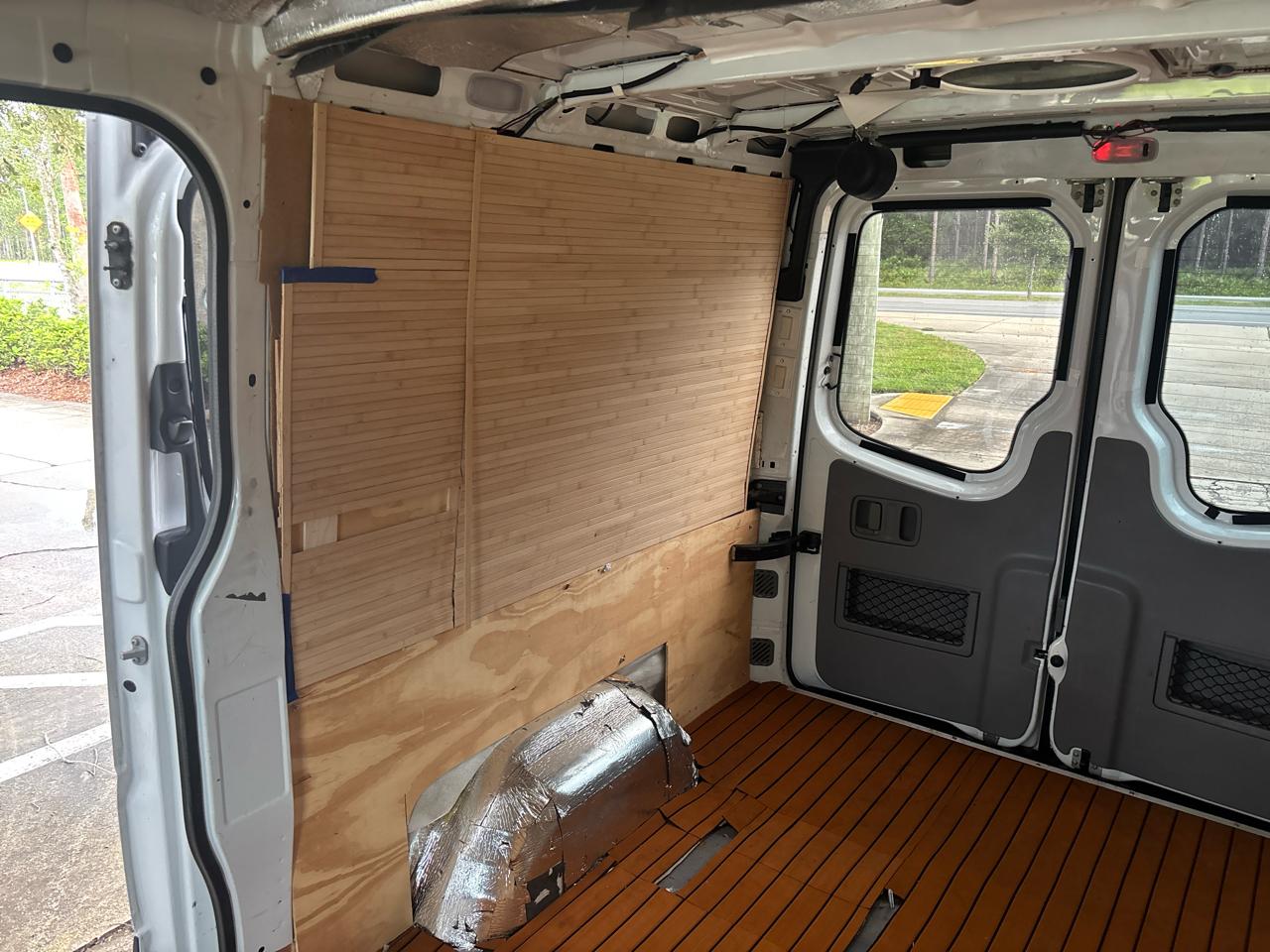 Mercedes-Benz Sprinter 2500 High Roof 144-in. WB 2013