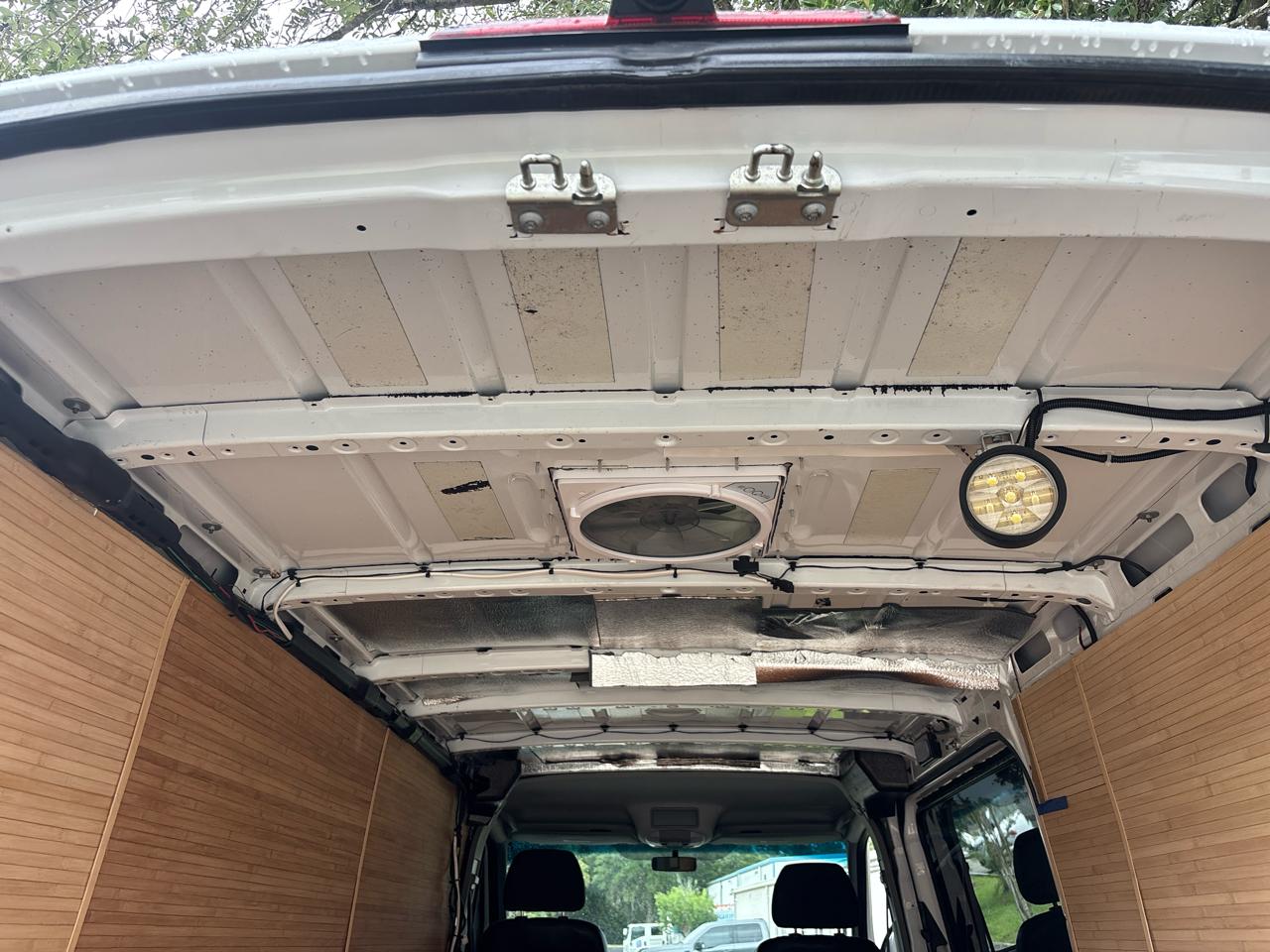 Mercedes-Benz Sprinter 2500 High Roof 144-in. WB 2013