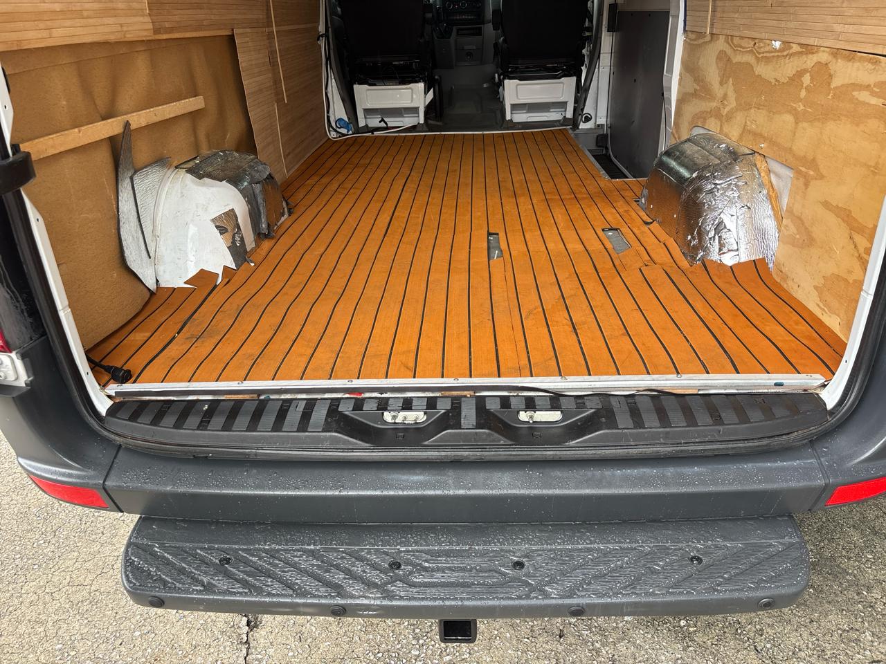 Mercedes-Benz Sprinter 2500 High Roof 144-in. WB 2013