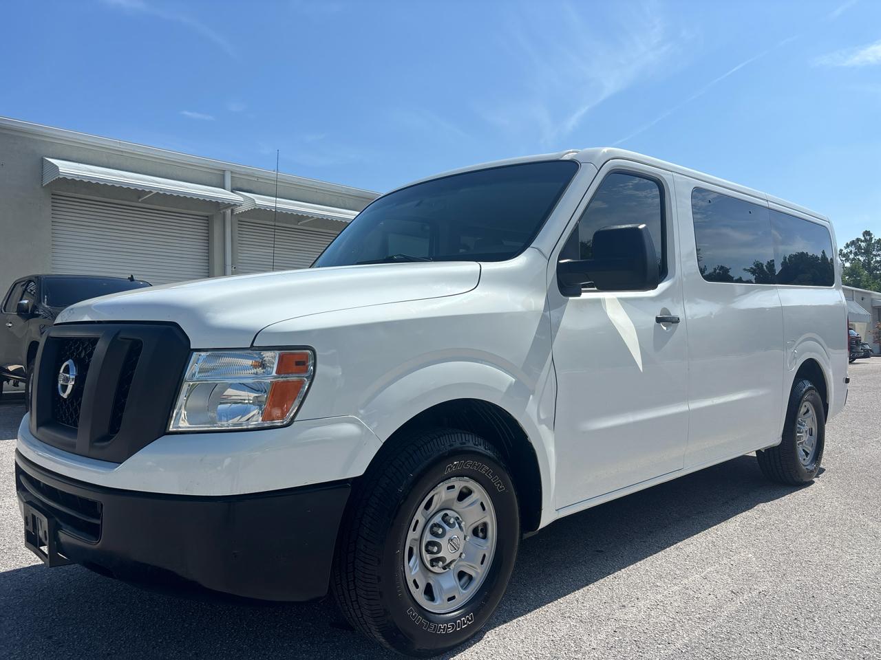 Nissan NV Passenger 3500 S V6 2013