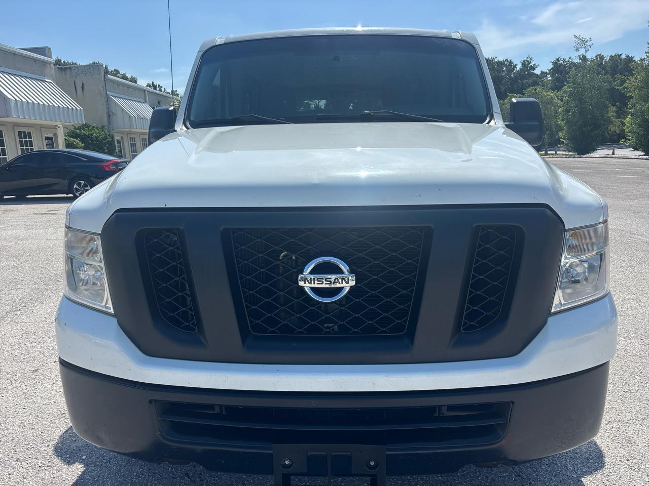 Nissan NV Passenger 3500 S V6 2013