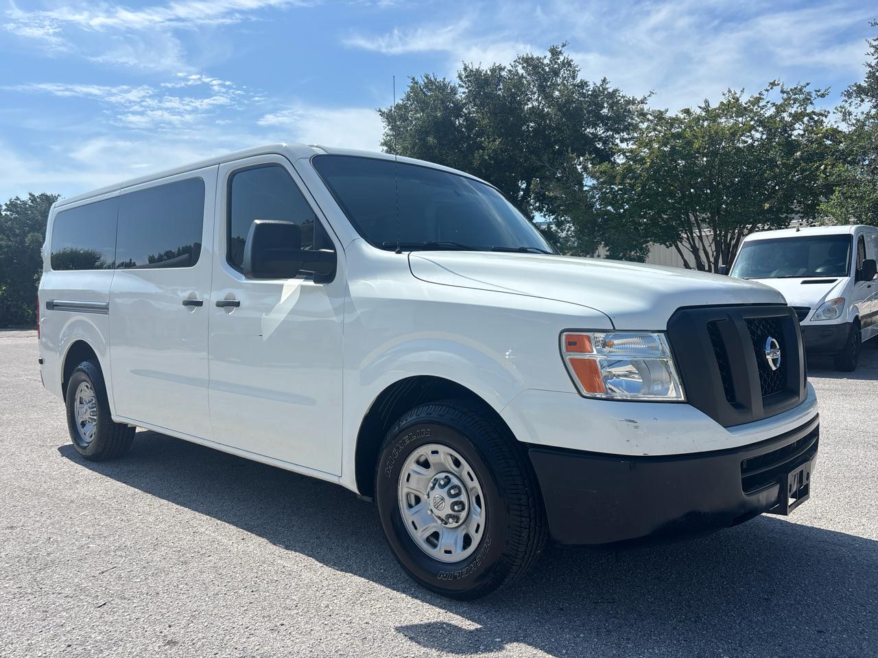 Nissan NV Passenger 3500 S V6 2013