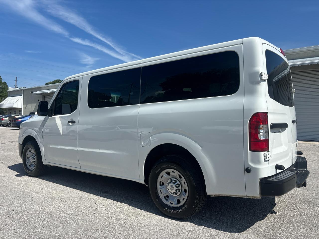 Nissan NV Passenger 3500 S V6 2013