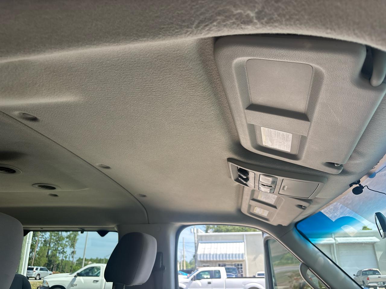 Nissan NV Passenger 3500 S V6 2013