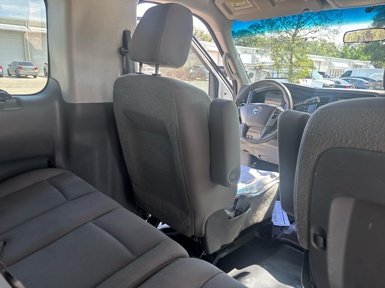 Nissan NV Passenger 3500 S V6 2013