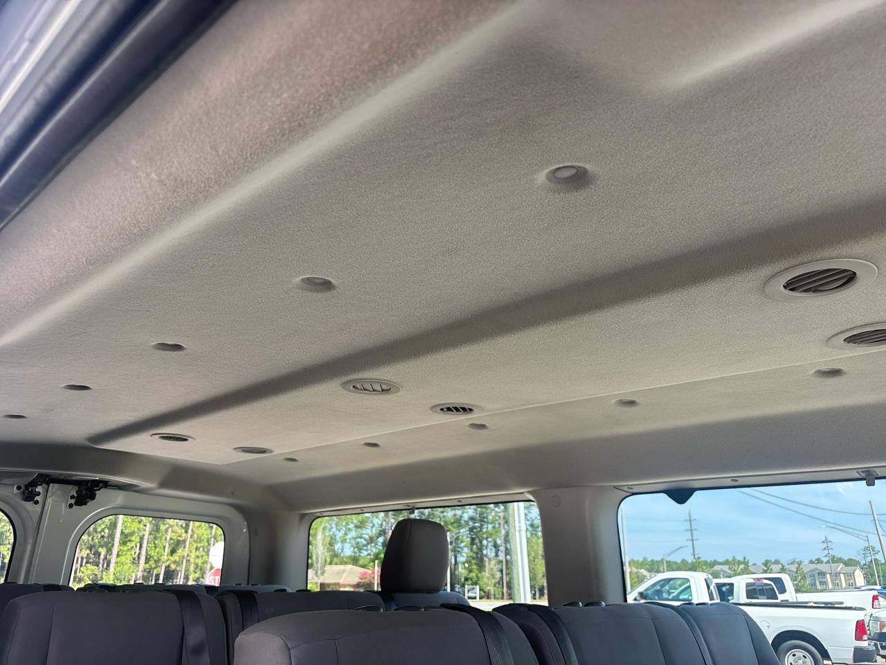 Nissan NV Passenger 3500 S V6 2013