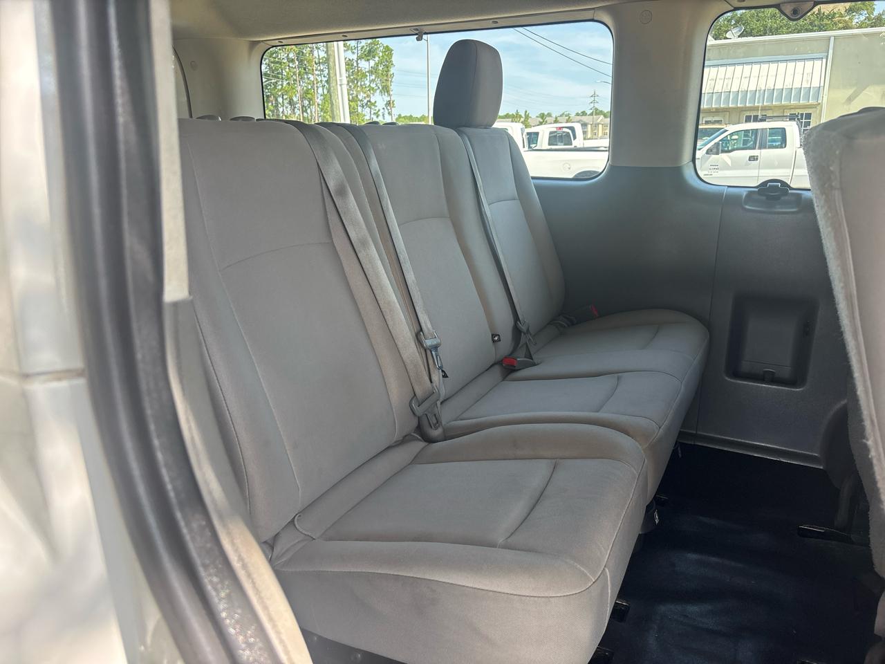Nissan NV Passenger 3500 S V6 2013