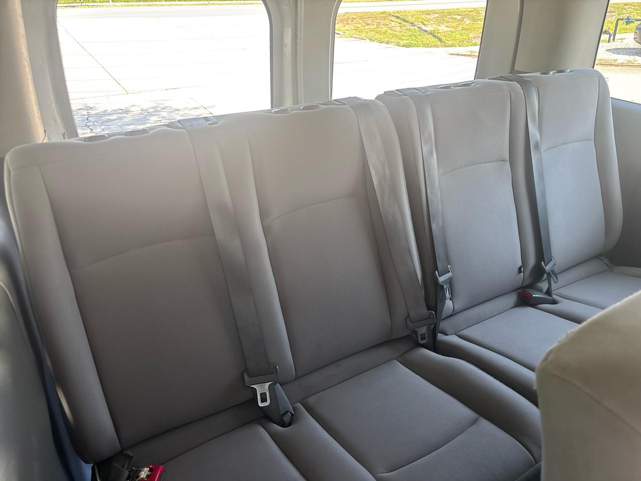 Nissan NV Passenger 3500 S V6 2013