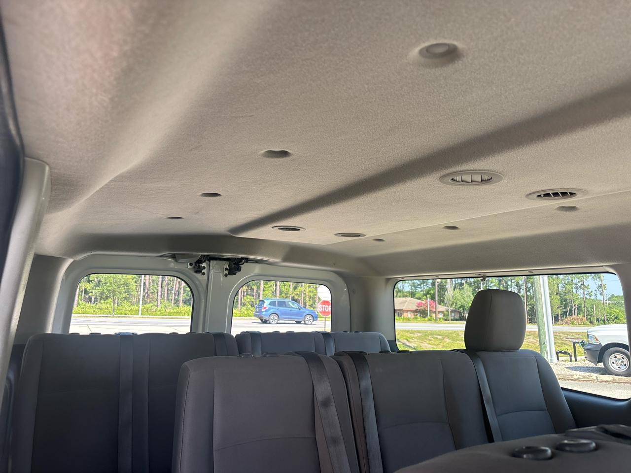 Nissan NV Passenger 3500 S V6 2013