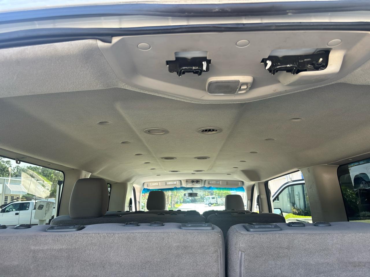 Nissan NV Passenger 3500 S V6 2013