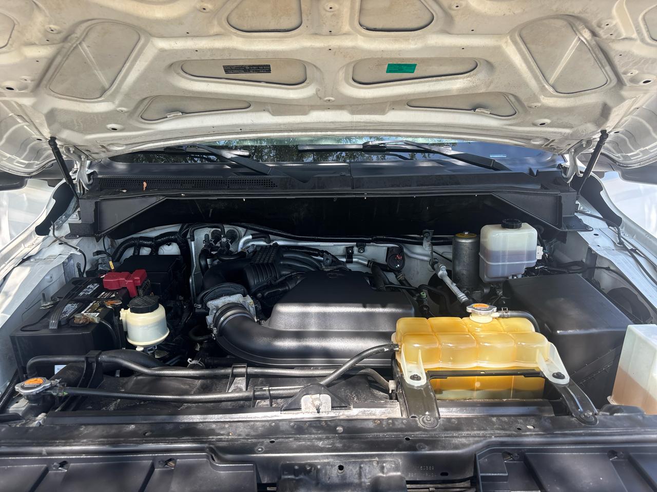 Nissan NV Passenger 3500 S V6 2013