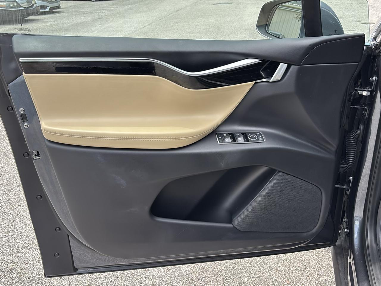 Tesla Model X 75D 2016