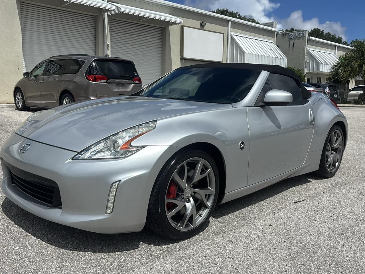 Nissan Z 370Z Touring Roadster 2013