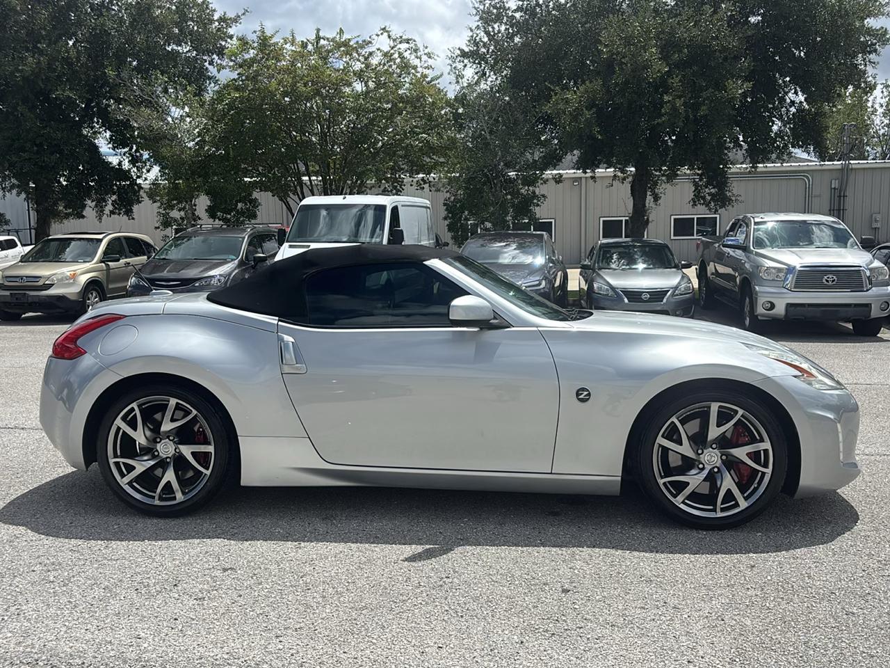 Nissan Z 370Z Touring Roadster 2013