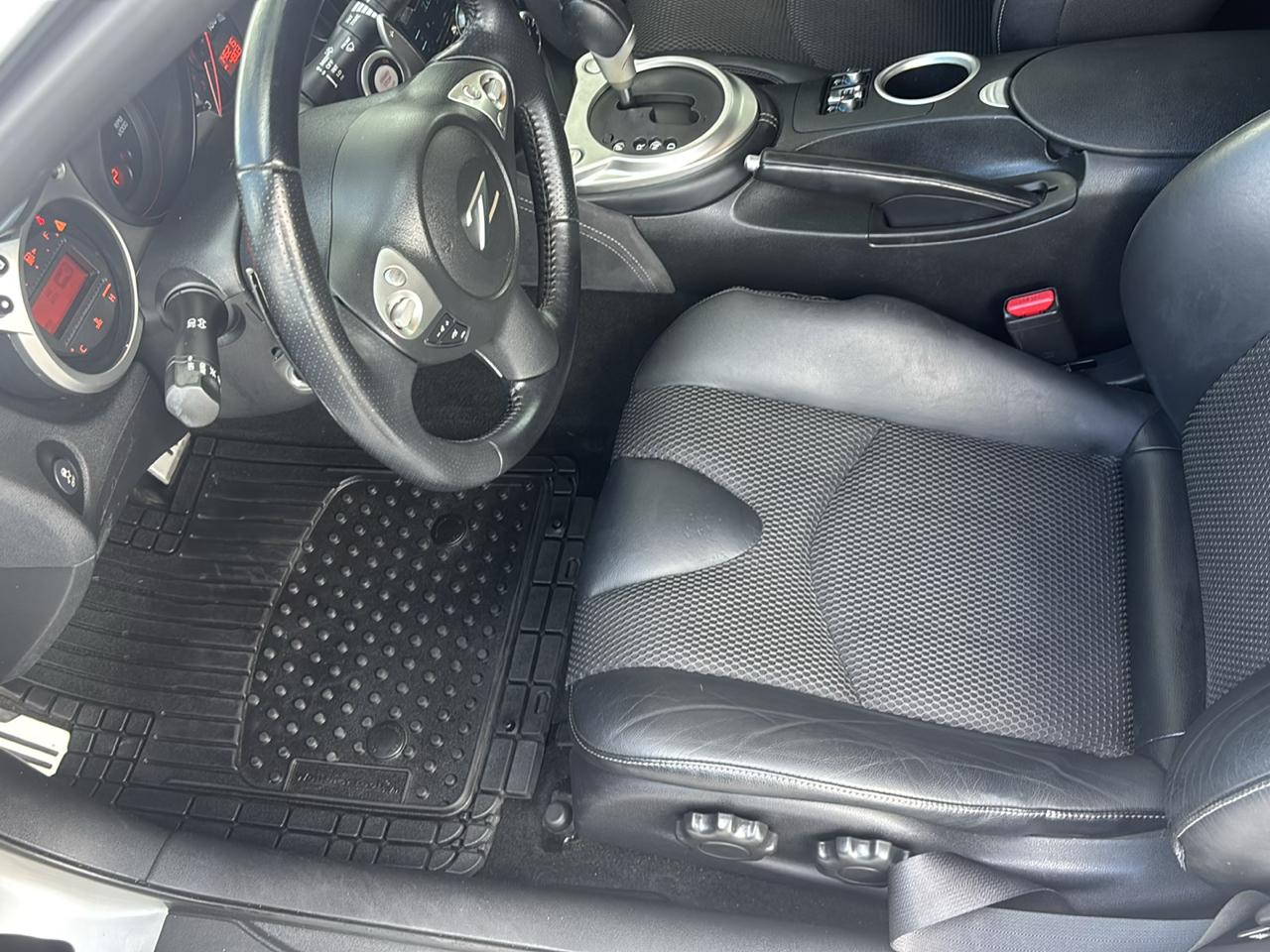 Nissan Z 370Z Touring Roadster 2013