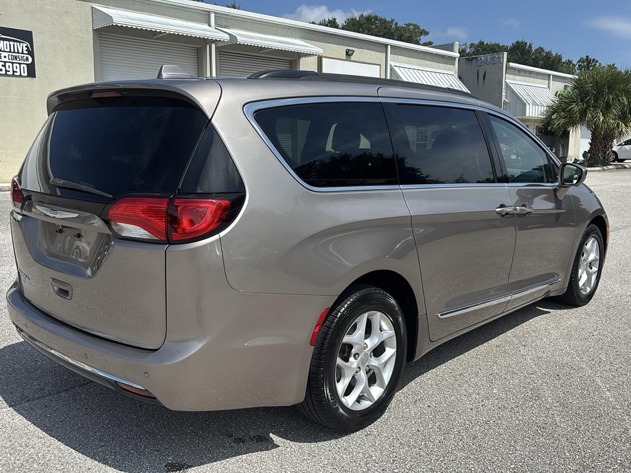 Chrysler Pacifica Touring-L 2017