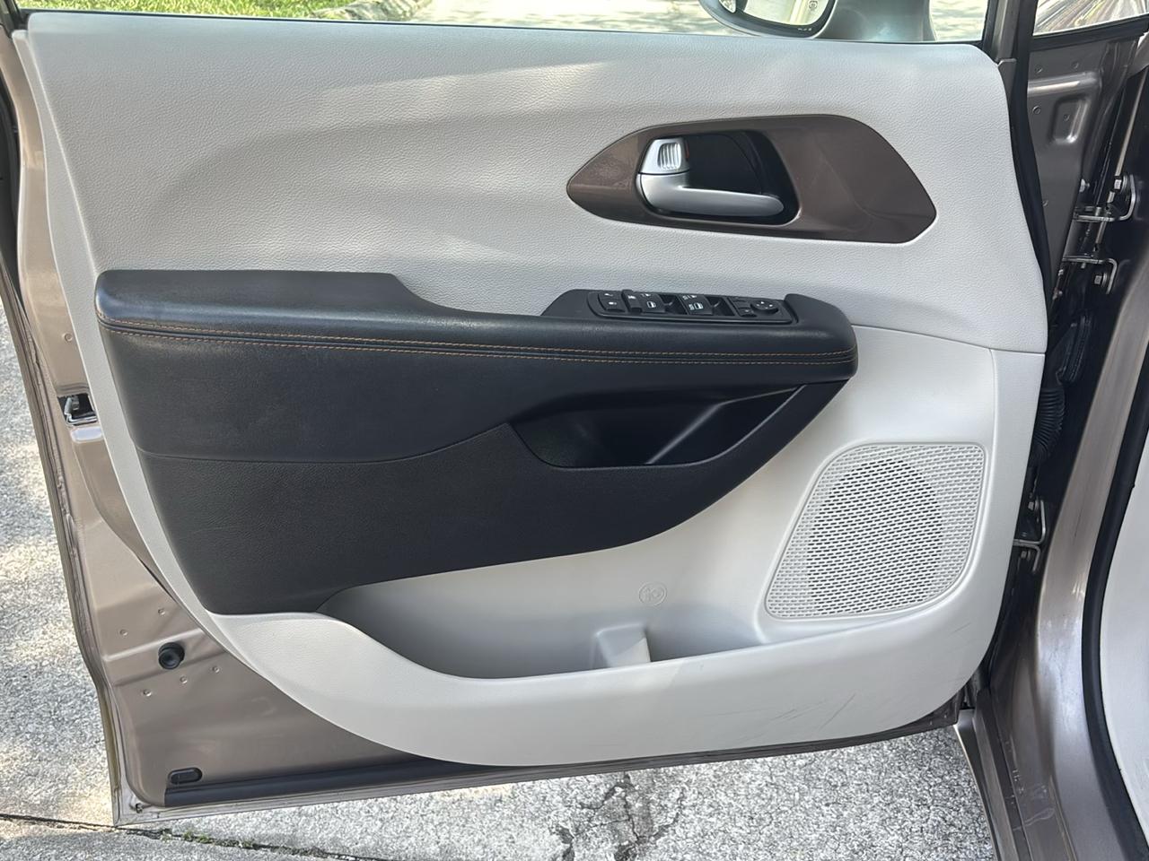Chrysler Pacifica Touring-L 2017