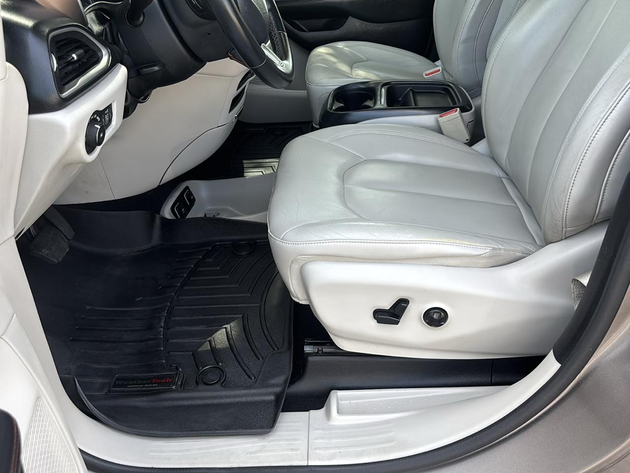 Chrysler Pacifica Touring-L 2017