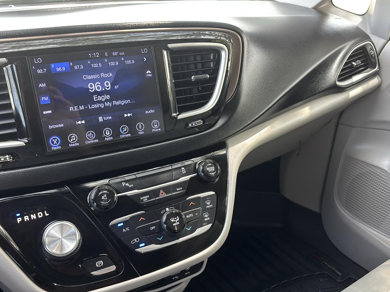 Chrysler Pacifica Touring-L 2017