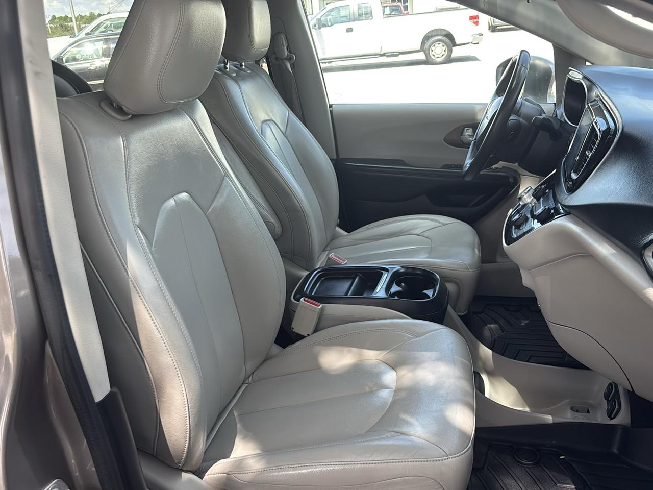 Chrysler Pacifica Touring-L 2017