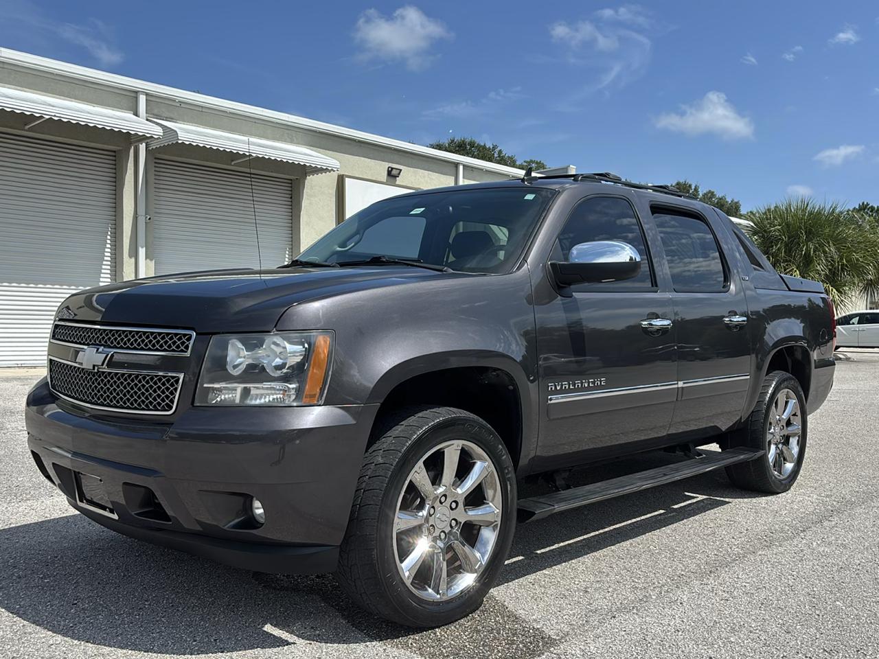 Chevrolet Avalanche LTZ 4WD 2011
