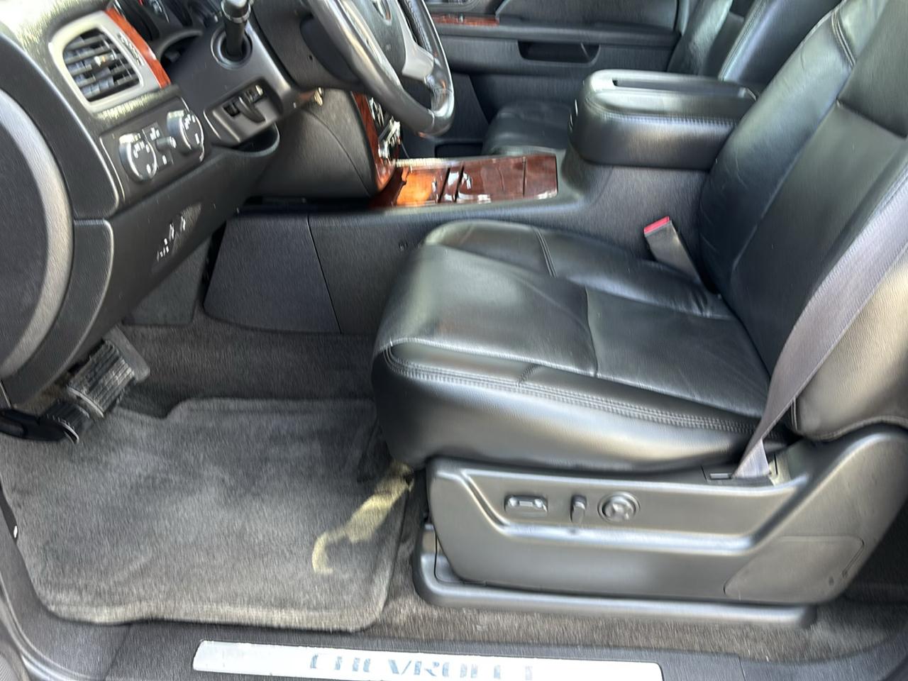Chevrolet Avalanche LTZ 4WD 2011