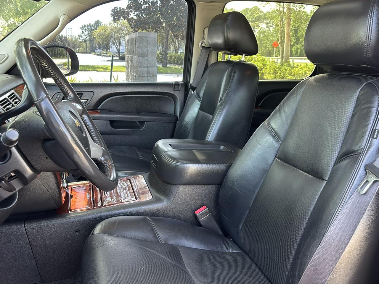 Chevrolet Avalanche LTZ 4WD 2011