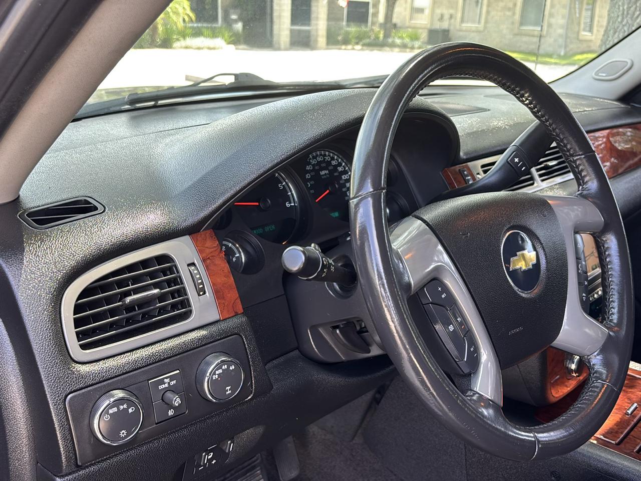 Chevrolet Avalanche LTZ 4WD 2011