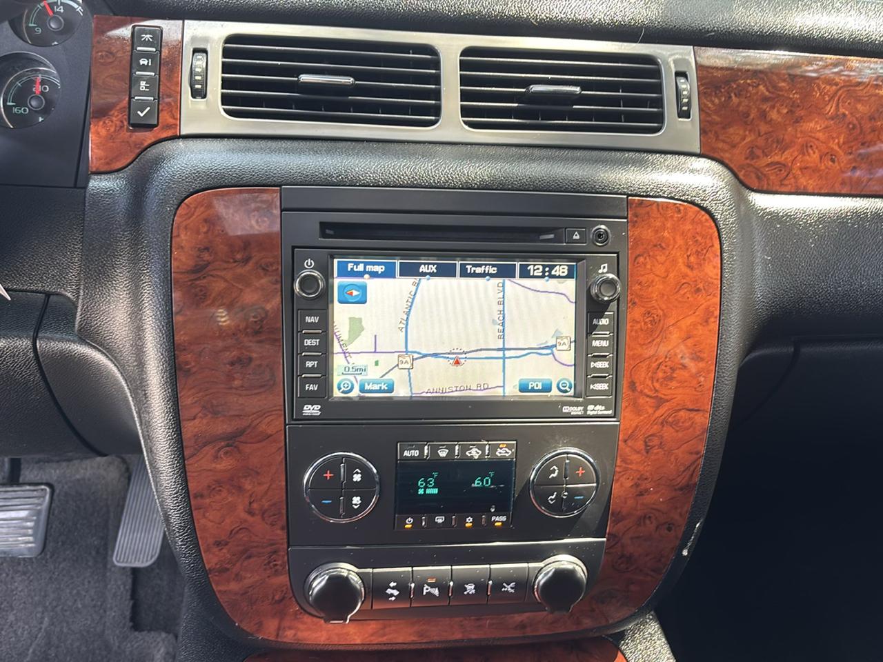 Chevrolet Avalanche LTZ 4WD 2011