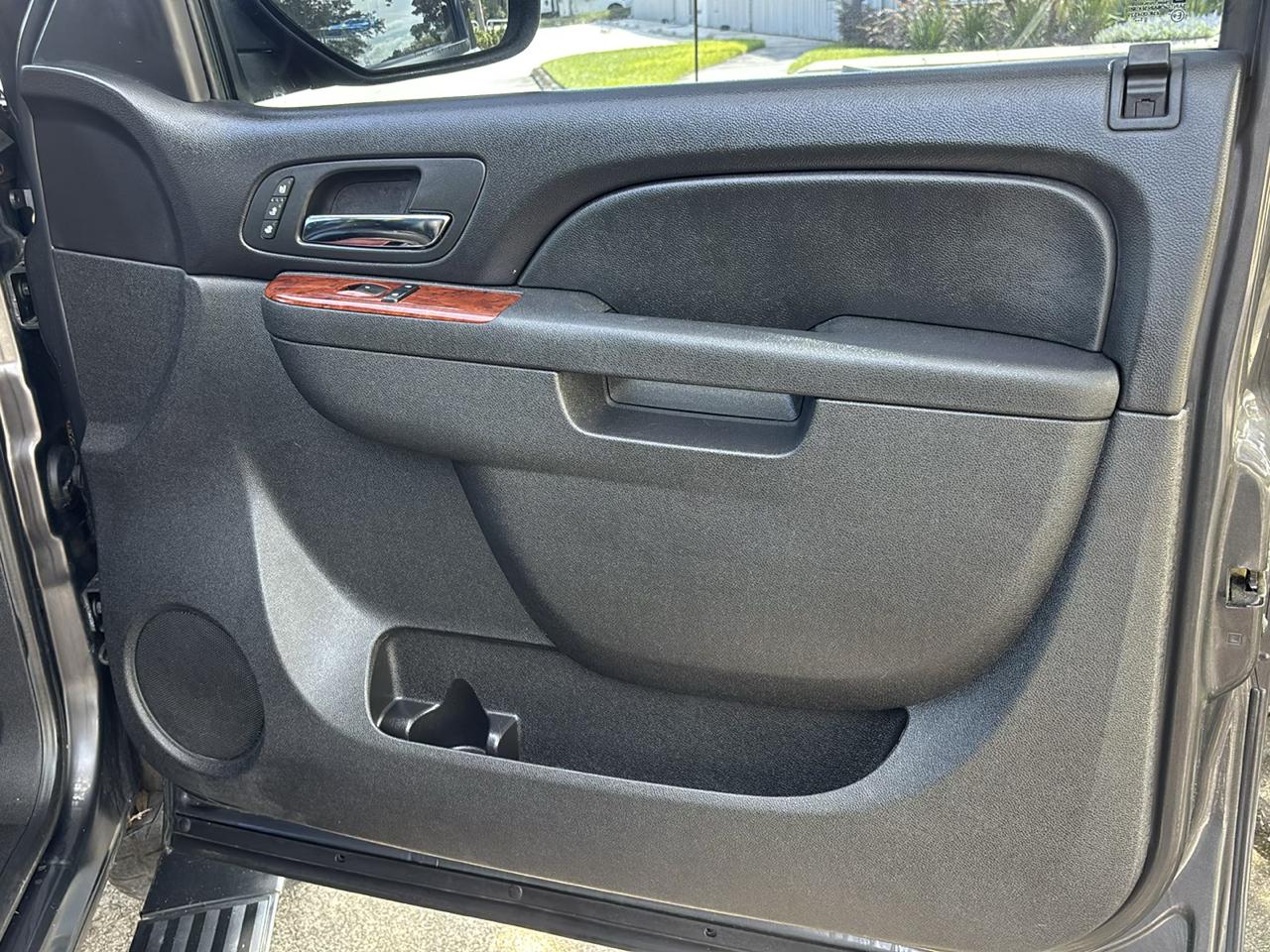 Chevrolet Avalanche LTZ 4WD 2011