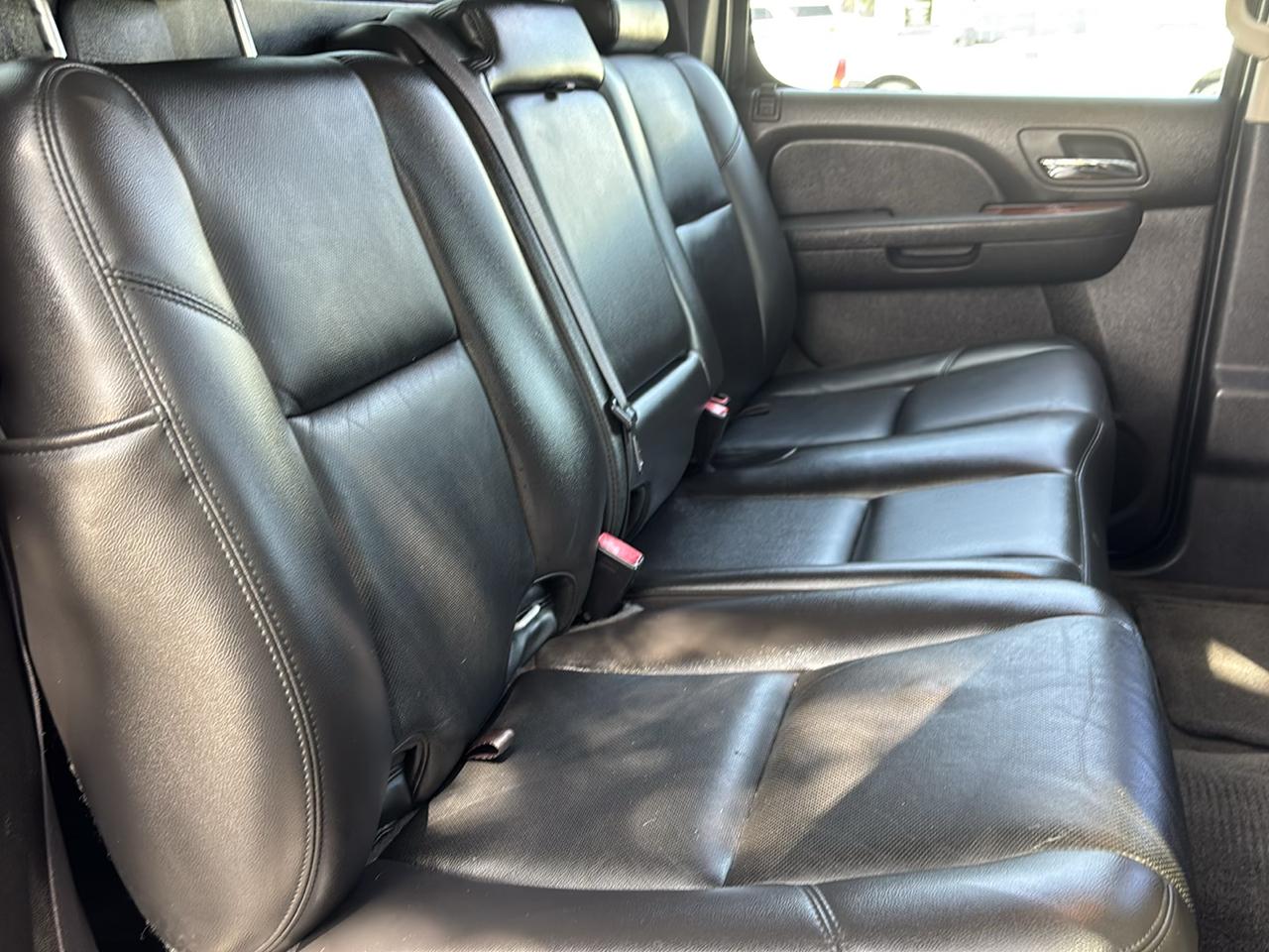 Chevrolet Avalanche LTZ 4WD 2011