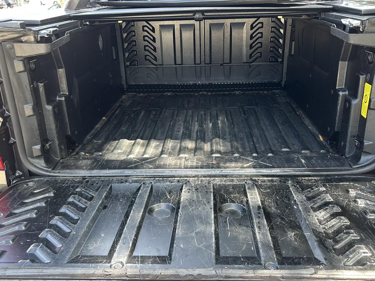 Chevrolet Avalanche LTZ 4WD 2011