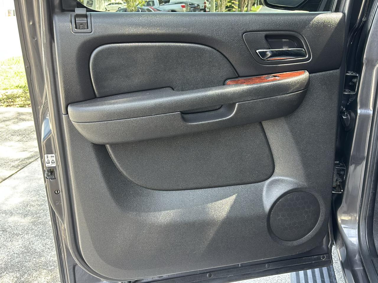 Chevrolet Avalanche LTZ 4WD 2011