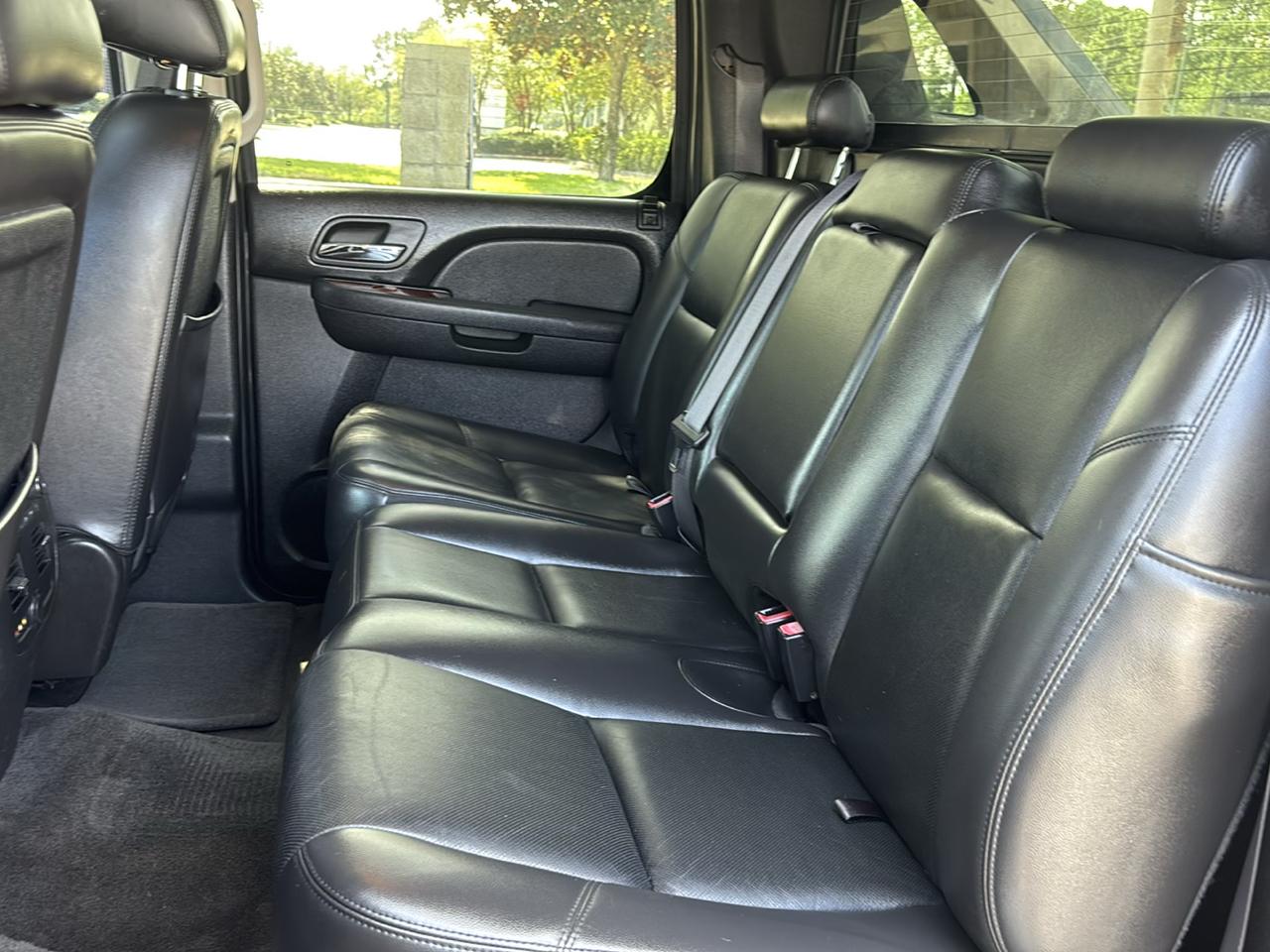 Chevrolet Avalanche LTZ 4WD 2011