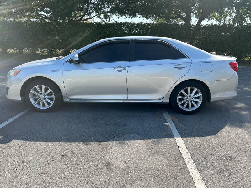 Toyota Camry Hybrid XLE 2014