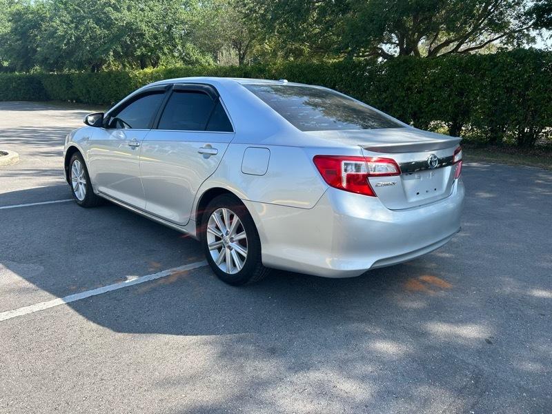 Toyota Camry Hybrid XLE 2014