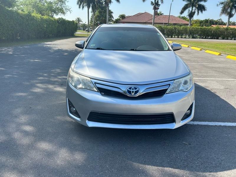 Toyota Camry Hybrid XLE 2014