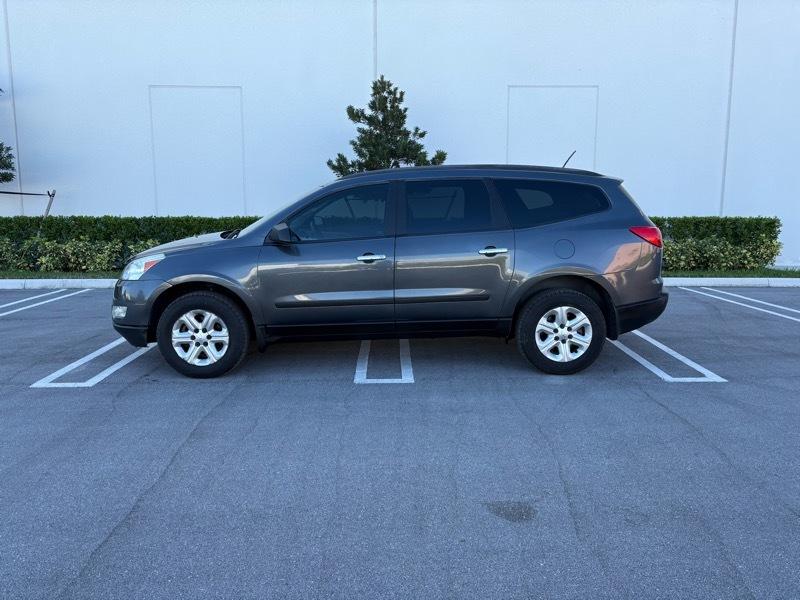 Chevrolet Traverse LS FWD w/PDC 2012
