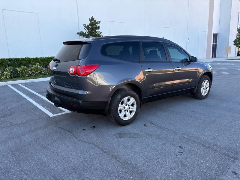 Chevrolet Traverse LS FWD w/PDC 2012