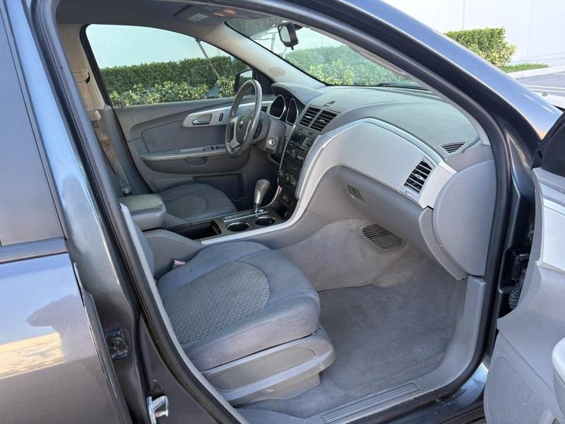 Chevrolet Traverse LS FWD w/PDC 2012