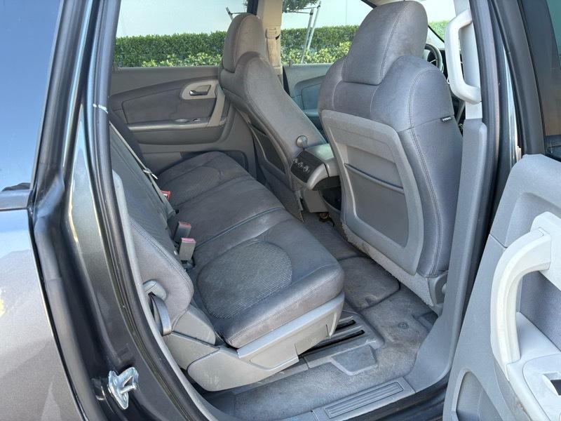 Chevrolet Traverse LS FWD w/PDC 2012