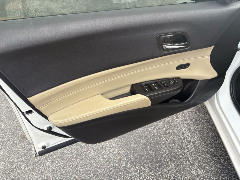 Acura ILX 8-Spd AT w/ Premium Package 2018