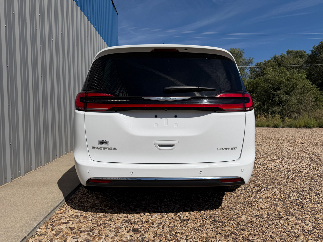 2023 Chrysler Pacifica Limited photo 4