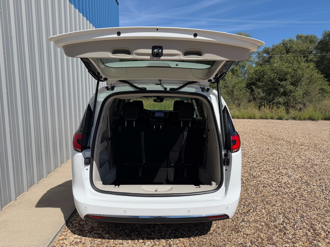 2023 Chrysler Pacifica Limited photo 5