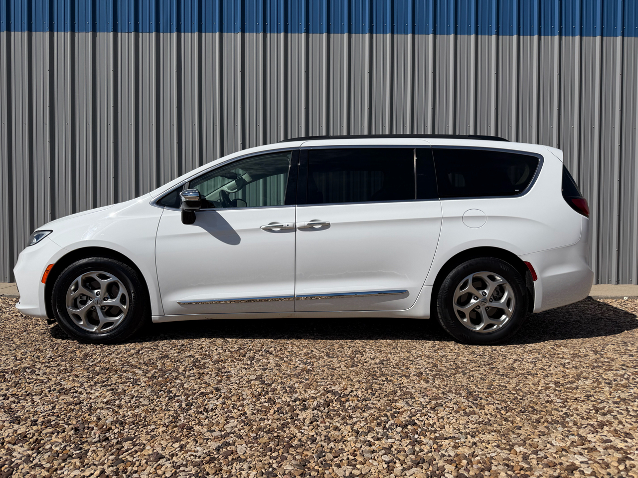 2023 Chrysler Pacifica Limited photo 6