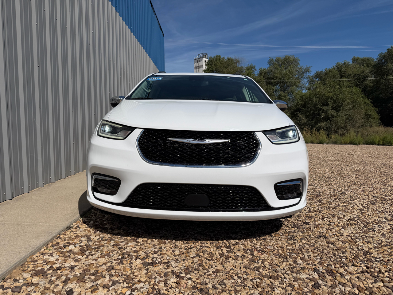 2023 Chrysler Pacifica Limited photo 9
