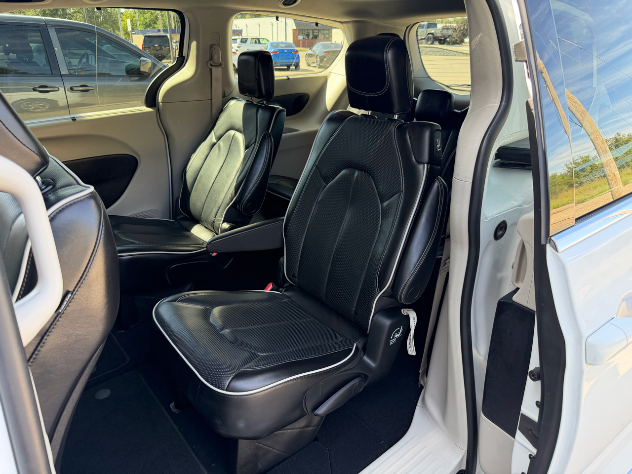 2023 Chrysler Pacifica Limited photo 18